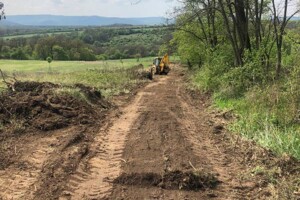 Már jól látszik az út nyoma, de azért még sok van hátra
