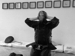 A fejvédő felvétele