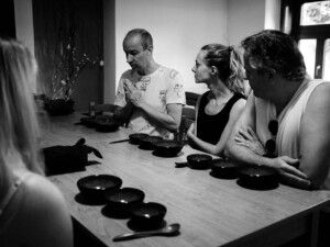 Gentoku ismerteti az étkezési szabályokat